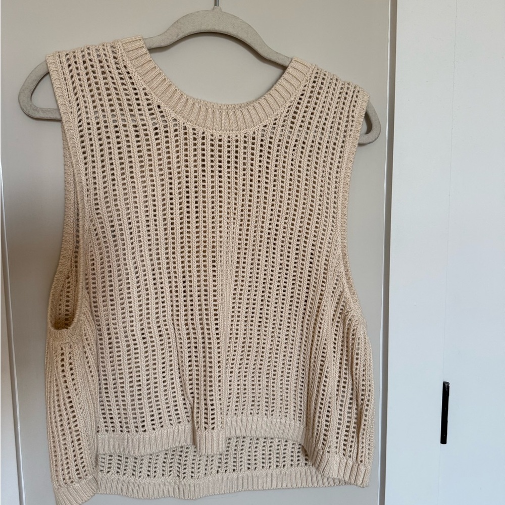 Hollister Beige Sleeveless Knit Sweater